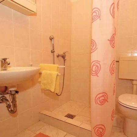 Gorgeous In With Kitchen Apartman Prigradica