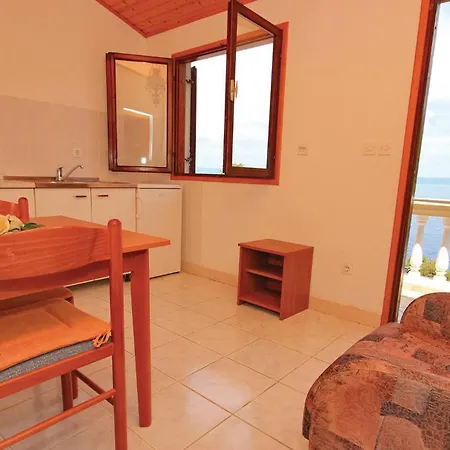 Apartman Gorgeous In With Kitchen