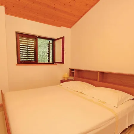 Appartement Gorgeous In With Kitchen Prigradica