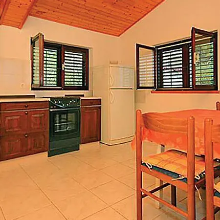 Gorgeous In With Kitchen Appartement